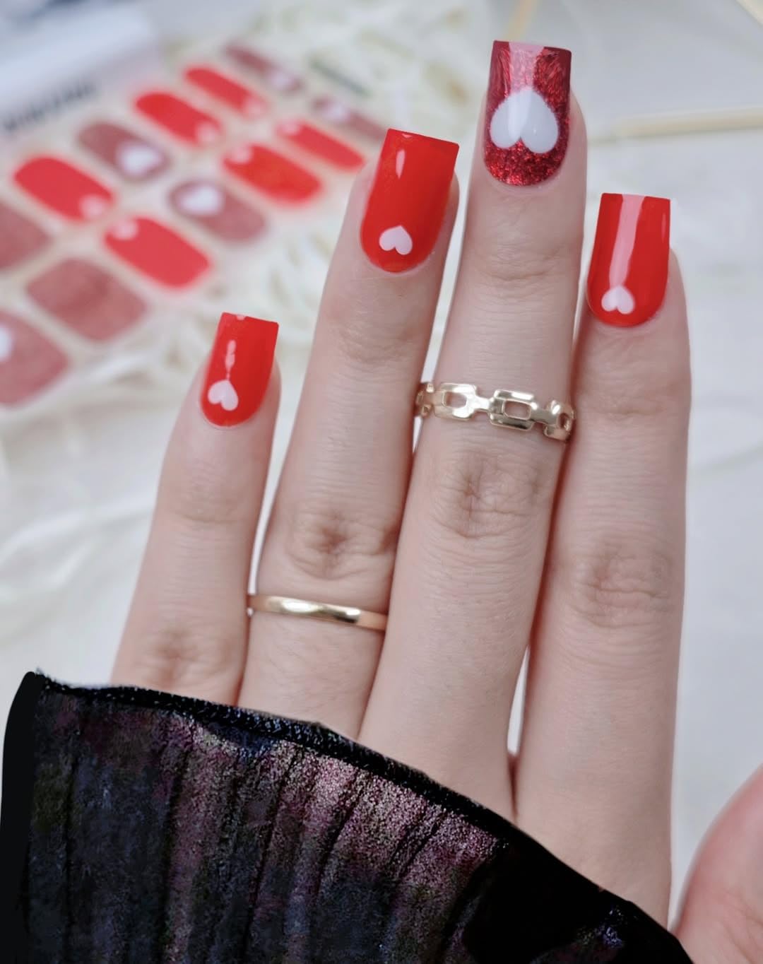 DUKASOU Semi Cured Gel Nail Strips, Heart Signal | 28 pcs Gel Nail Strips Work with Any UV Lamp, Salon Quality UV Gel Nail Stickers, Easy to Apply for Home Nails DIY