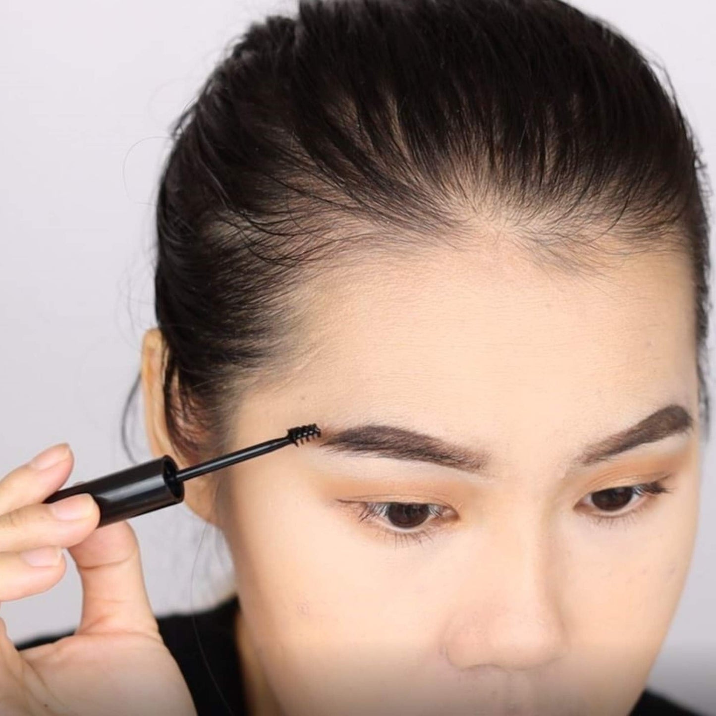 Elizabeth Mott Eyebrow Gel - Queen of the Fill Tinted Brow Filler, Volumizer & Setter - Defines, Shapes & Covers Grays - Water-Resistant, Long-Lasting, Smudge-Proof - Cruelty-Free, Black Shade, 4g