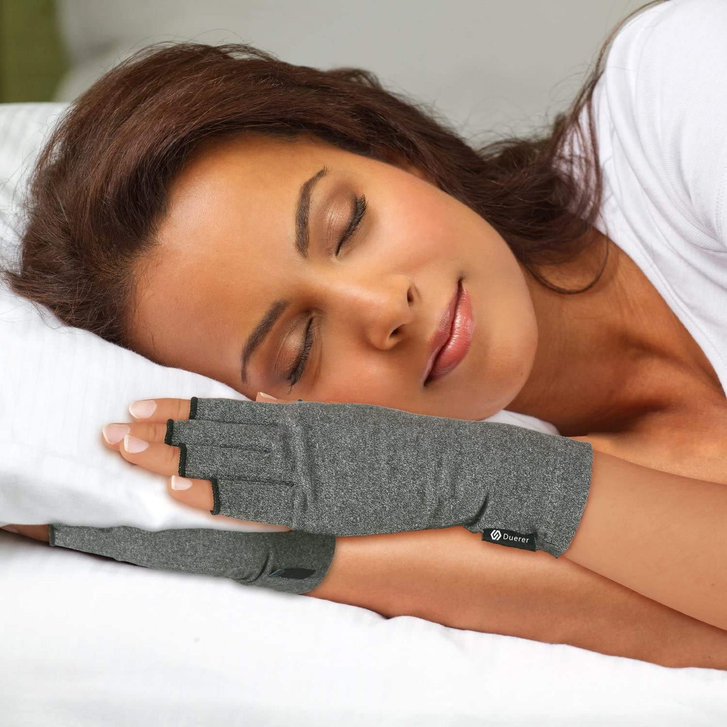 Duerer Arthritis Compression Gloves Women Men for RSI, Carpal Tunnel, Rheumatiod, Tendonitis, Fingerless Gloves for Computer Typing and Dailywork (Gray, S)