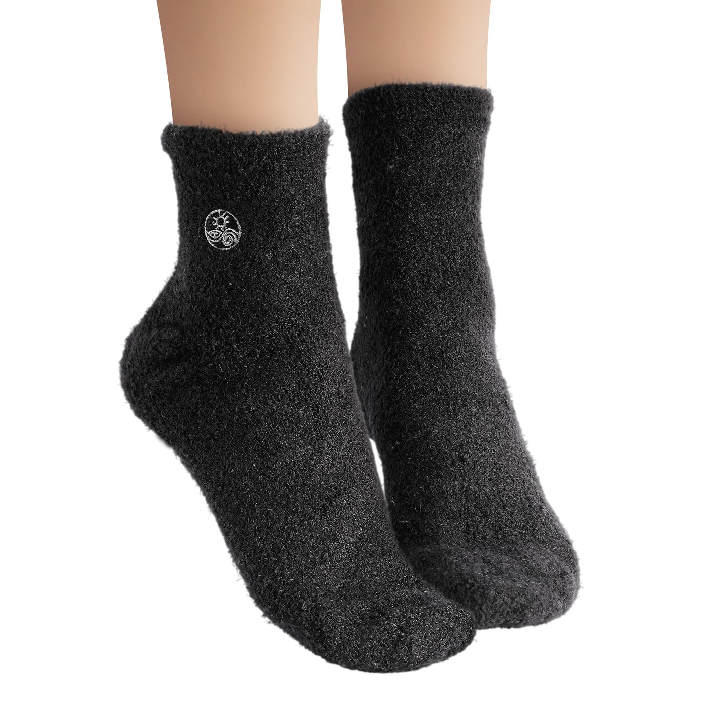 Earth Therapeutics Aloe Vera Socks – Infused with Natural Aloe Vera & Vitamin E – Helps Dry Feet, Cracked Heels, Calluses, Rough Skin, Dead Skin - Use with Your Favorite Lotions - Black