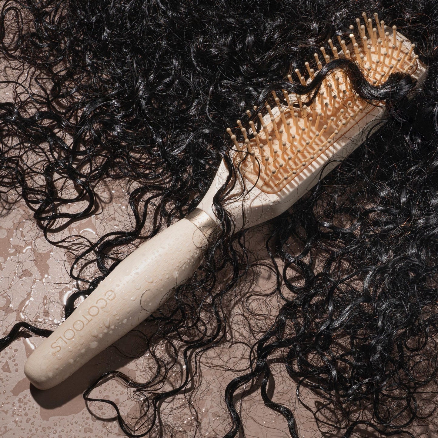EcoTools Curl Activating Detangler Hairbrush, Gently Detangle Wet Hair, Style, Define, & Enhance Curly & Wavy Hair, Less Hair Breakage & Fall Out, Renewable Bamboo, Vegan & Cruelty-Free, 1 Count