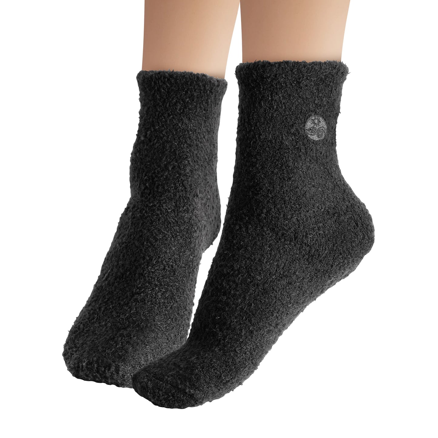 Earth Therapeutics Aloe Vera Socks – Infused with Natural Aloe Vera & Vitamin E – Helps Dry Feet, Cracked Heels, Calluses, Rough Skin, Dead Skin - Use with Your Favorite Lotions - Black